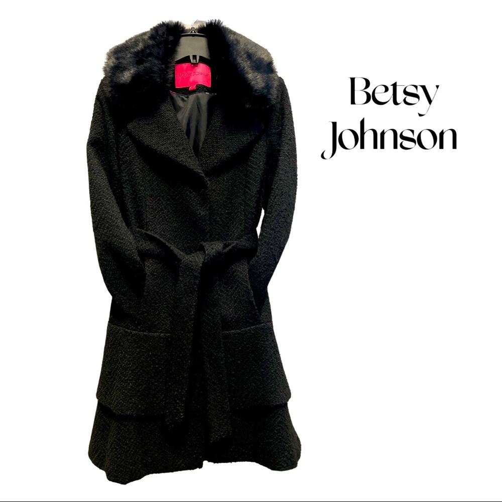 BETSEY JOHNSON RARE FIND coat with removable faux fur collar